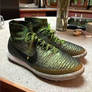 NIKE MEN'S MAGISTAX PROXIMO TURF SOCCER SHOES METALLIC GREEN